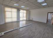 İcarəyə verilir 6 otaqlı 200 m2 ofis 28 May m.