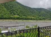 İcarəyə verilir 3 otaqlı 120 m2 yeni tikili Qax