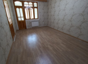 Satılır 2 otaqlı 40 m2 köhnə tikili 2 mkr