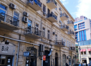 Satılır 3 otaqlı 100 m2 köhnə tikili Sahil m.