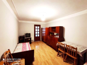 İcarəyə verilir 2 otaqlı 65 m2 köhnə tikili 28 May m.