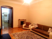 İcarəyə verilir 3 otaqlı 100 m2 köhnə tikili İçəri Şəhər m.