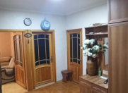 Satılır 4 otaqlı 110 m2 köhnə tikili İnşaatçılar m.