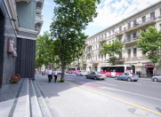 İcarəyə verilir 3 otaqlı 95 m2 köhnə tikili Sahil m.