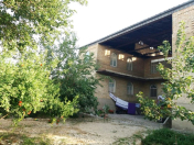 Satılır 12 otaqlı 600 m2 həyət evi Saray