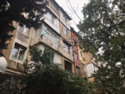 Satılır 1 otaqlı 35 m2 köhnə tikili Yasamal r.
