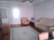 Satılır 3 otaqlı 100 m2 köhnə tikili Gənclik m.