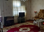 Satılır 4 otaqlı 90 m2 köhnə tikili Yeni Yasamal