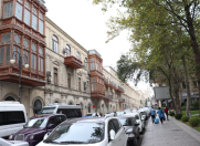 İcarəyə verilir 3 otaqlı 65 m2 köhnə tikili İçəri Şəhər m.