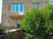 Satılır 4 otaqlı 200 m2 həyət evi Saray
