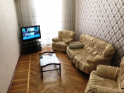 İcarəyə verilir 2 otaqlı 65 m2 köhnə tikili 28 May m.