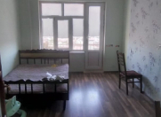 Satılır 3 otaqlı 74 m2 köhnə tikili ISR Plaza