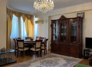 Satılır 6 otaqlı 176 m2 yeni tikili İnşaatçılar m.