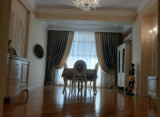 Satılır 4 otaqlı 135 m2 yeni tikili Azərbaycan Dillər Universiteti