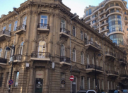 Satılır 2 otaqlı 48 m2 köhnə tikili Axundov bağı