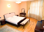 İcarəyə verilir 4 otaqlı 235 m2 yeni tikili 28 May m.