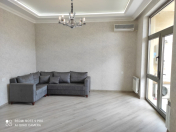 İcarəyə verilir 3 otaqlı 90 m2 yeni tikili Gənclik m.