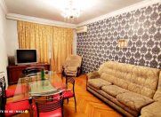 İcarəyə verilir 3 otaqlı 80 m2 köhnə tikili 28 May m.