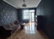 İcarəyə verilir 3 otaqlı 90 m2 köhnə tikili 28 May m.