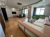 Satılır 4 otaqlı 148 m2 yeni tikili İnşaatçılar m.