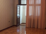 İcarəyə verilir 4 otaqlı 185 m2 yeni tikili 28 May m.