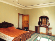 İcarəyə verilir 3 otaqlı 138 m2 yeni tikili Nəsimi r.