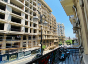 Satılır 4 otaqlı 165 m2 köhnə tikili Axundov bağı