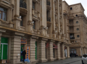 Satılır 3 otaqlı 150 m2 köhnə tikili Sahil m.