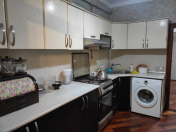 Satılır 3 otaqlı 86 m2 köhnə tikili Qara Qarayev m.