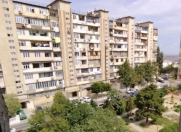Satılır 3 otaqlı 80 m2 köhnə tikili 9 mkr