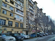 Satılır 5 otaqlı 130 m2 köhnə tikili Əhmədli m.