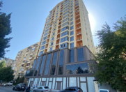 Satılır 3 otaqlı 148 m2 yeni tikili Elmlər Akademiyası m.