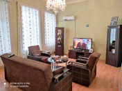 İcarəyə verilir 2 otaqlı 60 m2 köhnə tikili 28 May m.