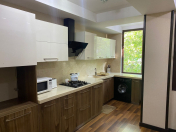 İcarəyə verilir 3 otaqlı 100 m2 köhnə tikili İçəri Şəhər m.