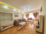 İcarəyə verilir 3 otaqlı 100 m2 köhnə tikili Hilton otel