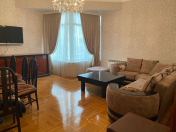 Satılır 4 otaqlı 135 m2 yeni tikili 28 May m.