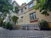 Satılır 26 otaqlı 2000 m2 villa 6 mkr