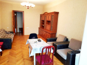 İcarəyə verilir 2 otaqlı 70 m2 köhnə tikili 28 May m.