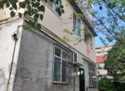 Satılır 3 otaqlı 50 m2 köhnə tikili Gənclik m.