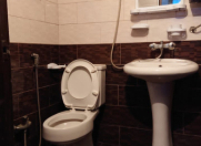 İcarəyə verilir 2 otaqlı 42 m2 həyət evi Qara Qarayev m.