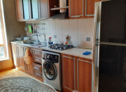 İcarəyə verilir 2 otaqlı 70 m2 köhnə tikili Gənclik m.