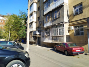 Satılır 5 otaqlı 90 m2 köhnə tikili Ayna Sultanova heykəli