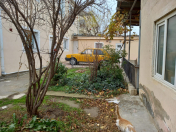 Satılır 11 otaqlı 2602 m2 köhnə tikili Çiçək