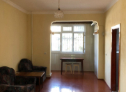 Satılır 2 otaqlı 42 m2 köhnə tikili Bakıxanov