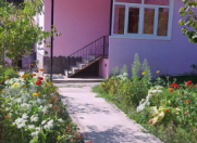 İcarəyə verilir 3 otaqlı 120 m2 həyət evi Qax