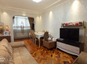 Satılır 3 otaqlı 80 m2 köhnə tikili Dövlət Statistika Komitəsi