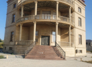 Satılır 12 otaqlı 465 m2 villa Novxanı