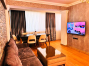 Satılır 3 otaqlı 80 m2 köhnə tikili Gənclik m.