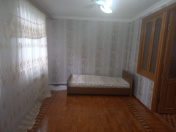 İcarəyə verilir 3 otaqlı 90 m2 köhnə tikili 28 May m.