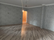 Satılır 5 otaqlı 130 m2 köhnə tikili İnşaatçılar m.